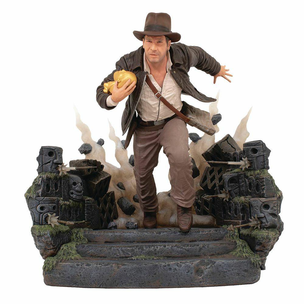 Statues & Busts | Indiana Jones: Raiders Of The Lost Ark: Deluxe Gallery PVC Statue: Indiana Jones (Escape With The Idol) Statues & Busts Statues & Busts